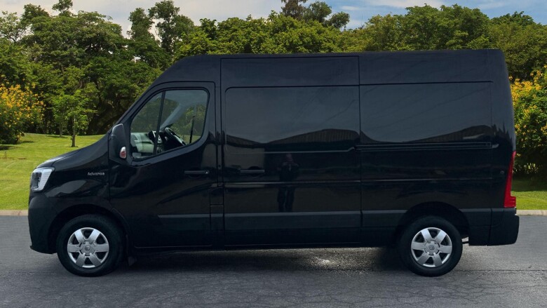 Renault Master Mwb Diesel Fwd MM35 Blue dCi 135 Advance Medium Roof Van